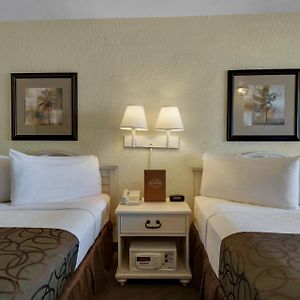 Studio Suite Two Double Beds Non-Smoking